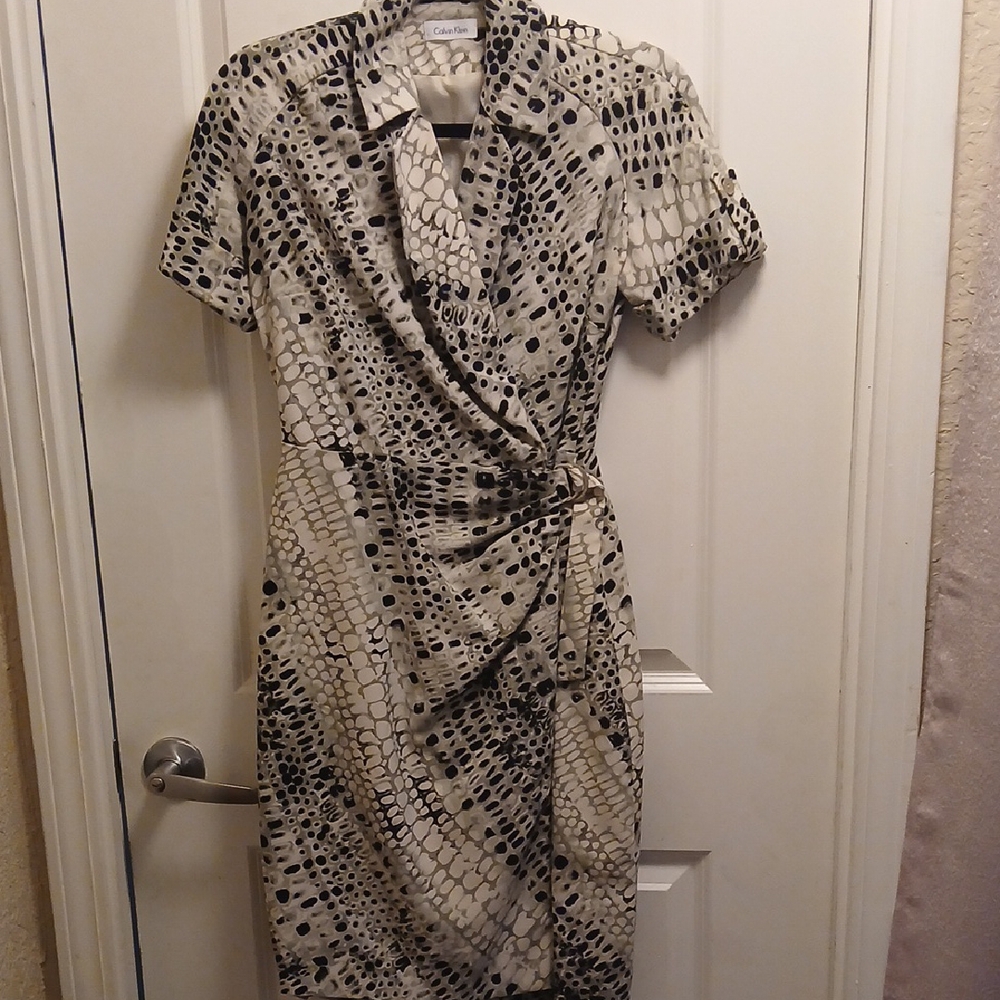 Calvin Klein Women's Black and Cream Mini Dress